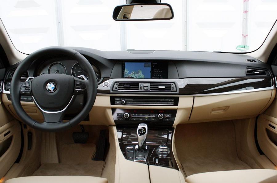  BMW 535i 2011 года  (фото 27 из 48)